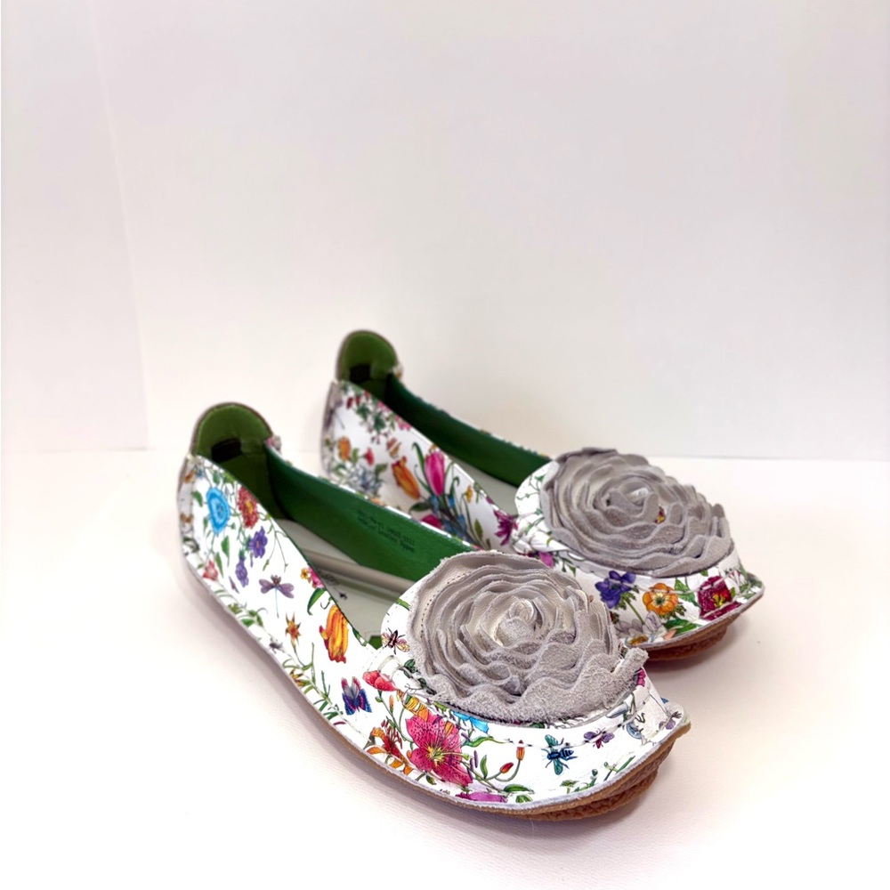 L’Artiste Floral Leather Slip On Flats NIB 41